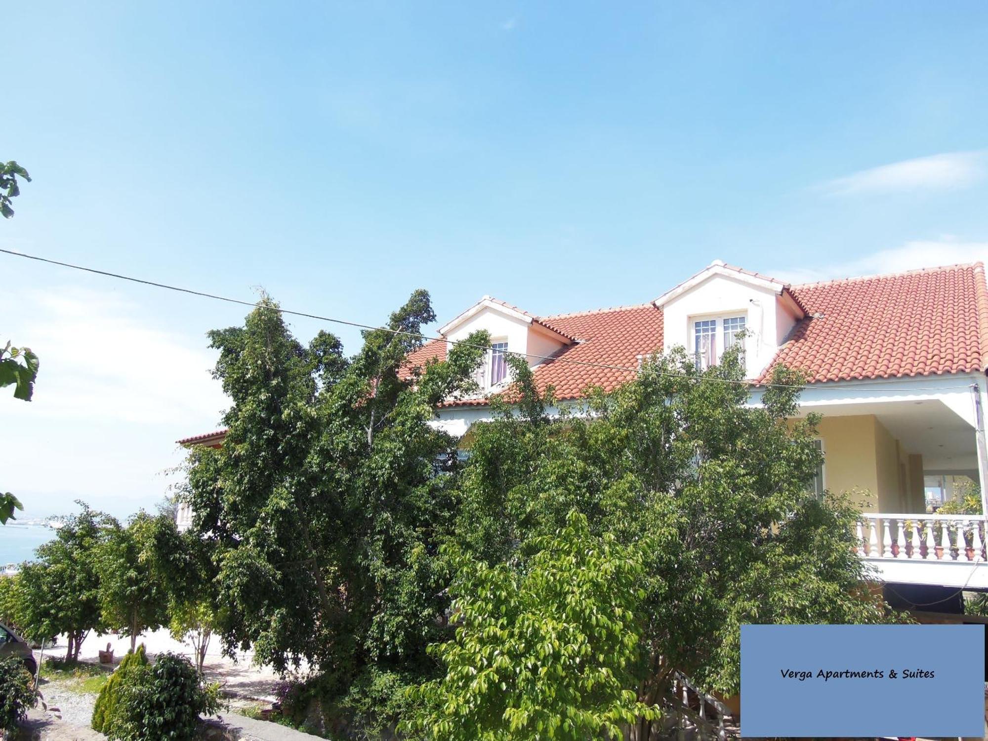 Verga Apartments & Suites Kalamata Luaran gambar